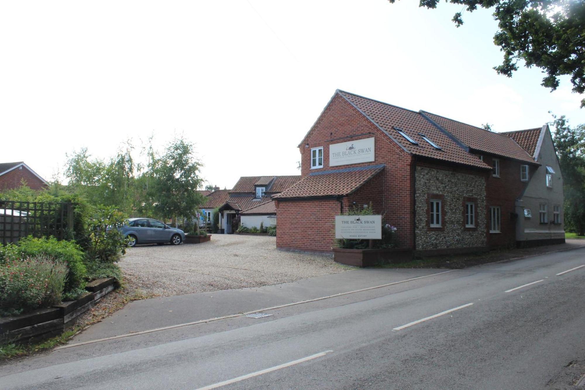 The Black Swan Inn Horsham St Faith Εξωτερικό φωτογραφία