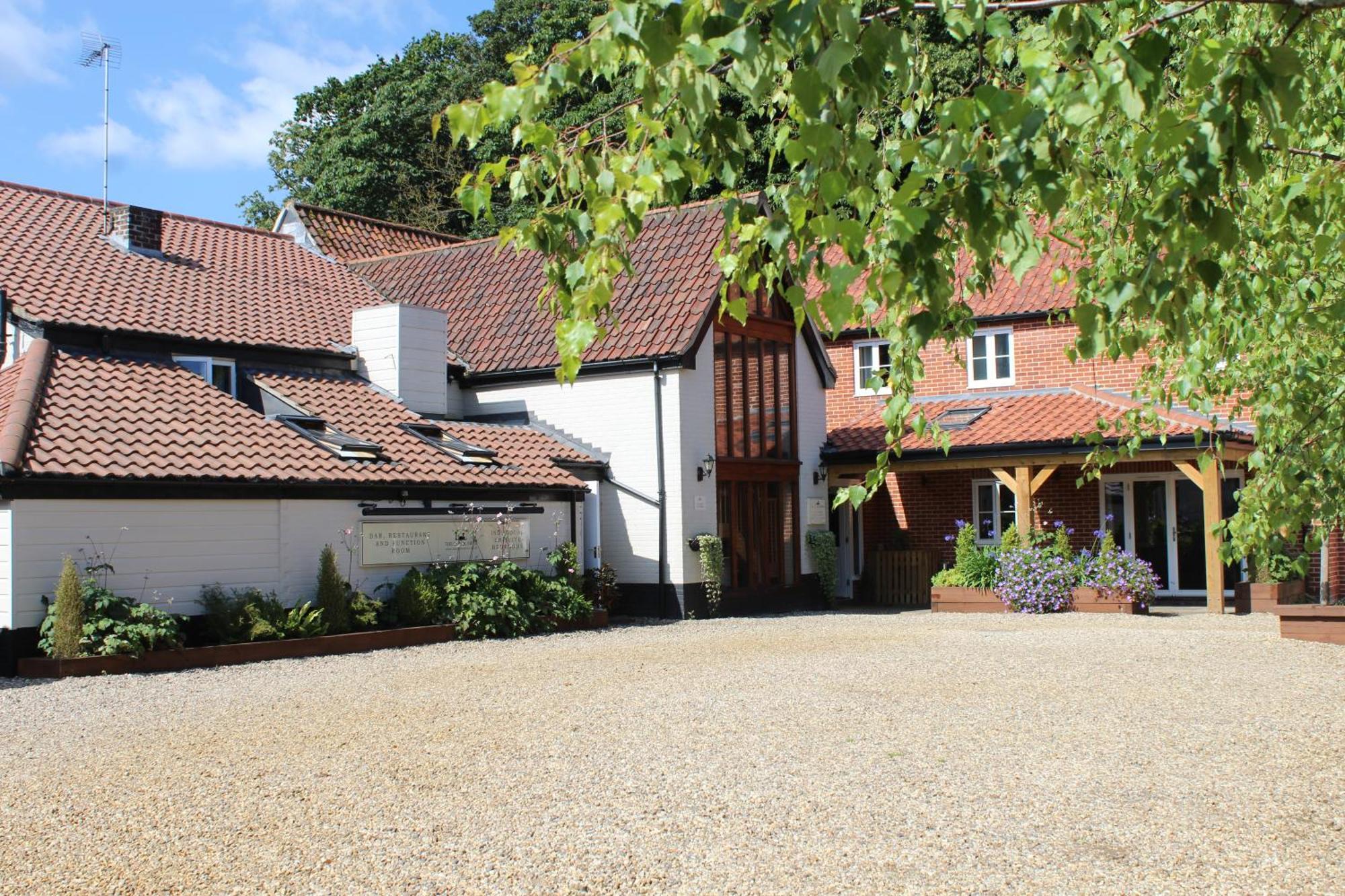 The Black Swan Inn Horsham St Faith Εξωτερικό φωτογραφία