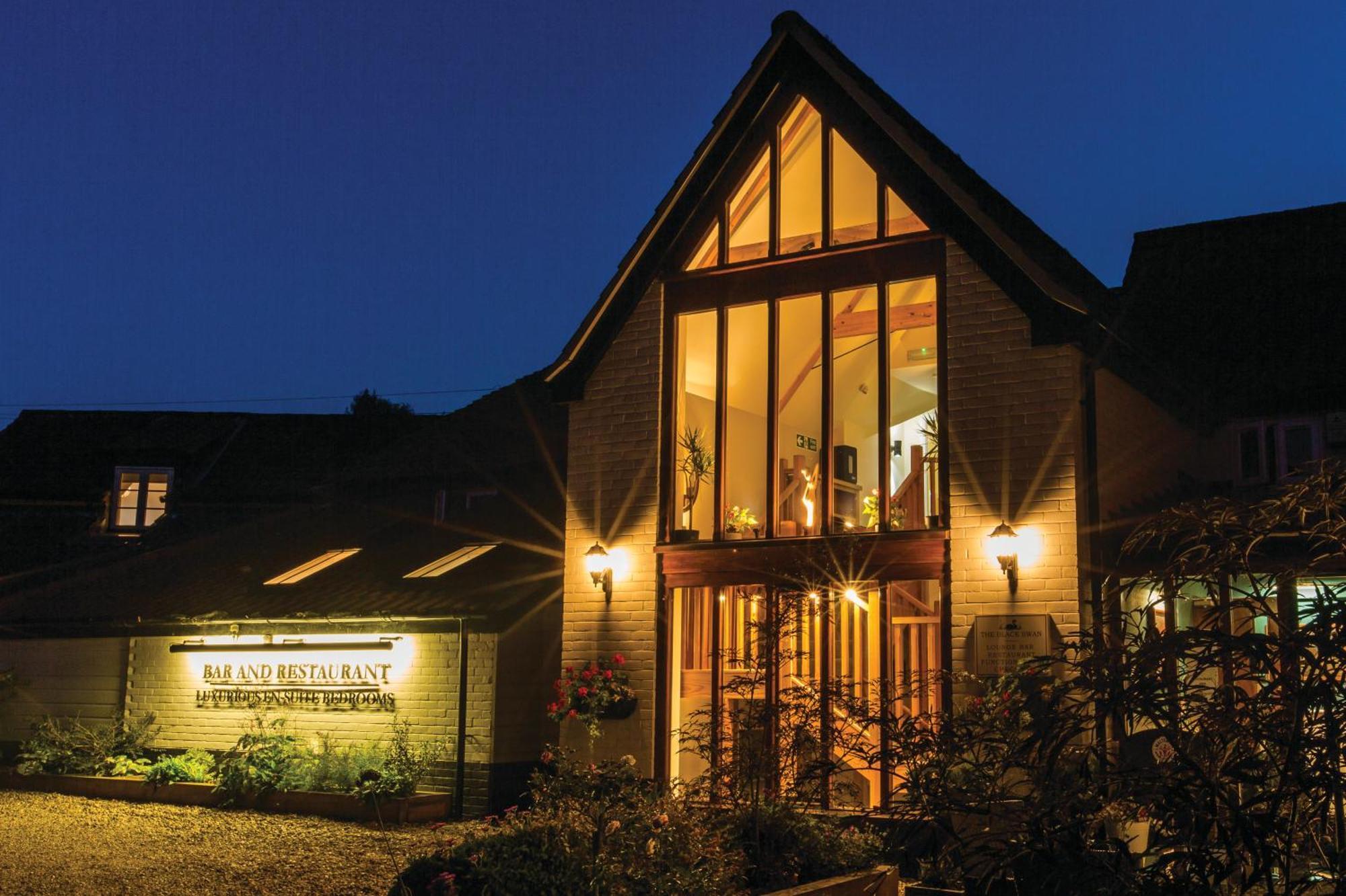 The Black Swan Inn Horsham St Faith Εξωτερικό φωτογραφία