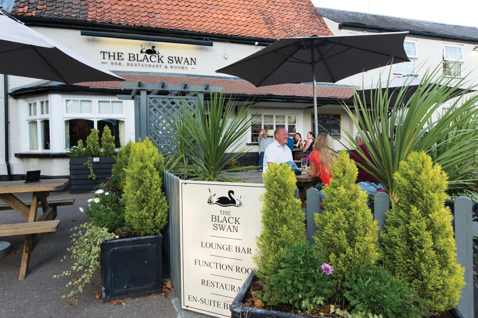 The Black Swan Inn Horsham St Faith Εξωτερικό φωτογραφία