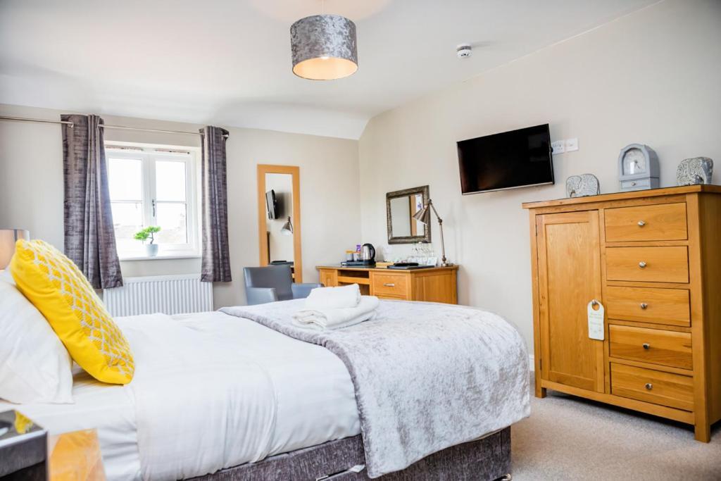 The Black Swan Inn Horsham St Faith Εξωτερικό φωτογραφία