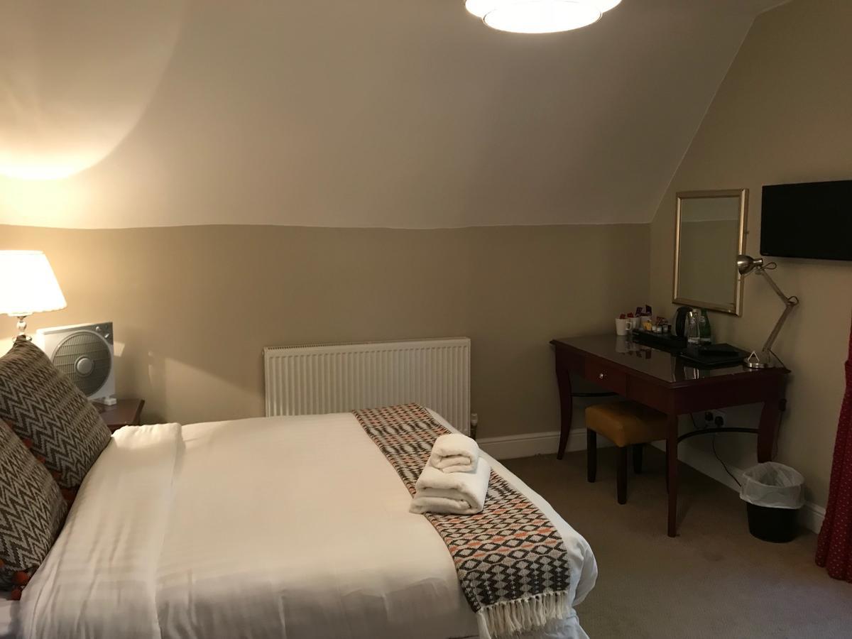 The Black Swan Inn Horsham St Faith Εξωτερικό φωτογραφία